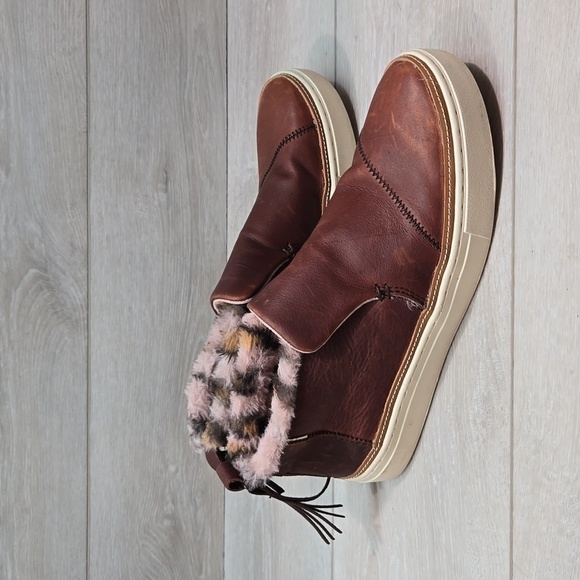 Toms Women Ankle Leo Paxton faux fur Leather Boots sneakers shoes sz 9 - Picture 2 of 13